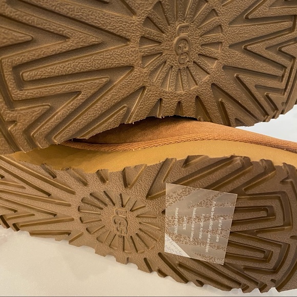 UGG Bailey Button Triplet II Tall Boot Chestnut - Picture 5 of 10